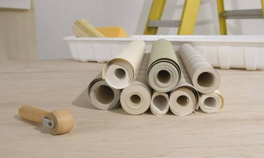 Jak prawidłowo nakładać taśmę malarską, aby uniknąć uszkodzeń powierzchni?