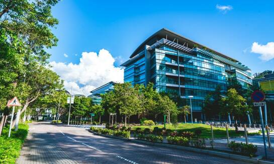 Jakie są zalety wynajmu biur w dogodnej lokalizacji?