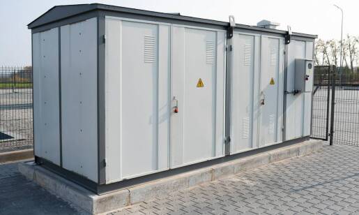 Rozdzielnice i obudowy: kluczowe elementy bezpiecznej instalacji elektrycznej