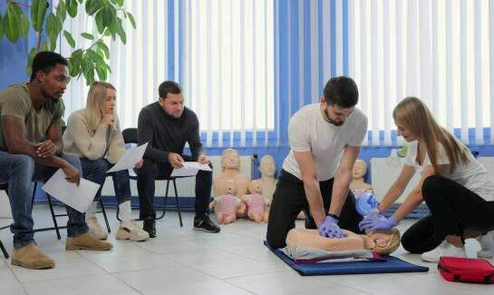 Szkolenie z pierwszej pomocy dla pracowników - dlaczego warto je przeprowadzić?