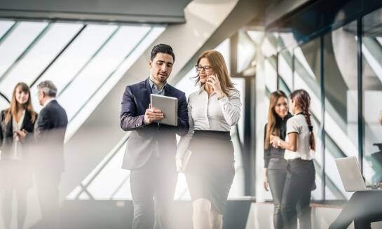 Jakie są zalety outsourcingu zarządzania stroną internetową?