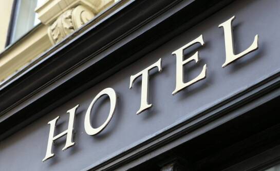 Hotel położony blisko atrakcji turystycznych - zabytki, muzea, kościoły, szlaki górskie i kultura żydowska w zasięgu ręki