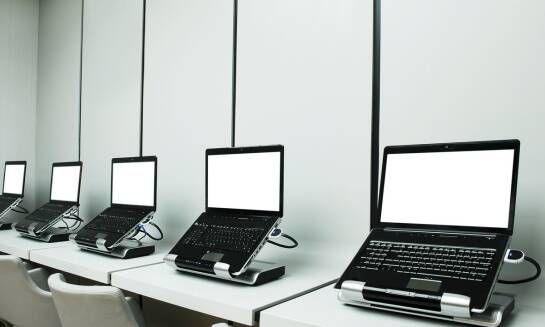 Laptopy i komputery PC - jakie parametry są ważne dla nauczycieli?