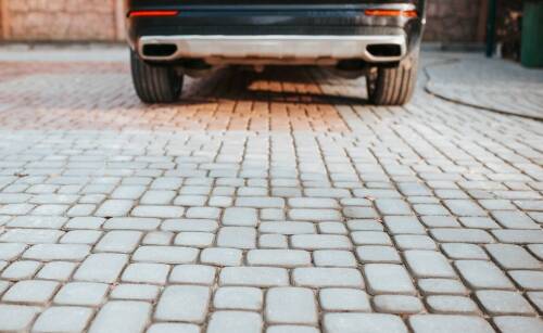 Bezpłatny parking dla gości - dlaczego to ważne podczas organizacji przyjęcia?