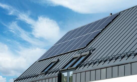 Czy panele fotowoltaiczne są opłacalne w Polsce? Analiza zwrotu z inwestycji