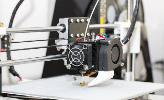 Dlaczego warto inwestować w druk 3D? Przegląd korzyści dla biznesu