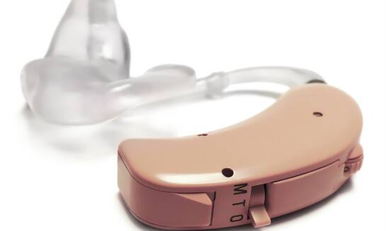 Ceny aparatów słuchowych a komfort użytkowania - jak znaleźć idealne rozwiązanie?