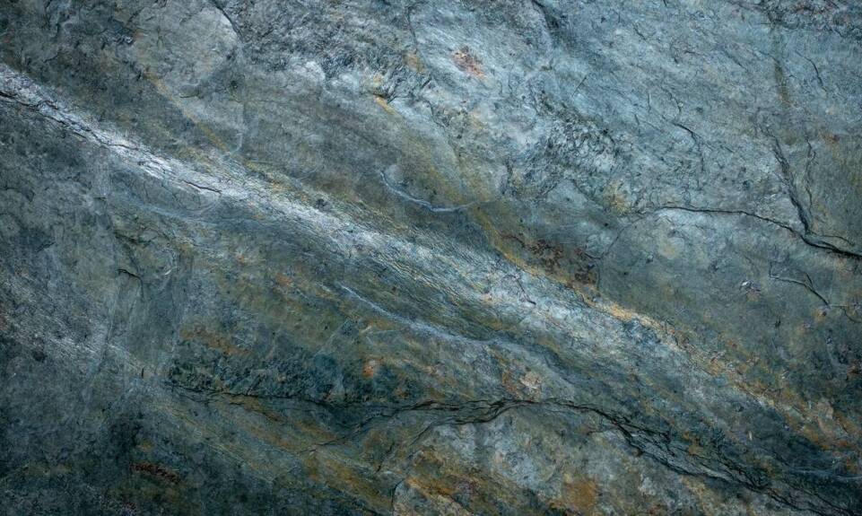 Do czego służą izokliny?