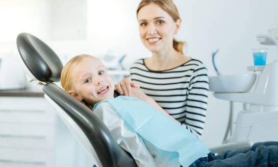 Czym różni się dentysta dziecięcy od tego dla dorosłych?