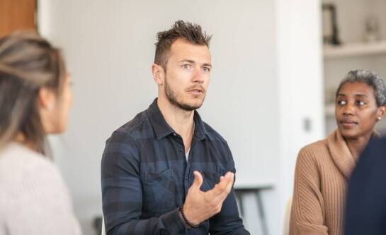 Psychoterapia jako wsparcie w procesie leczenia uzależnień od leków – co warto wiedzieć?