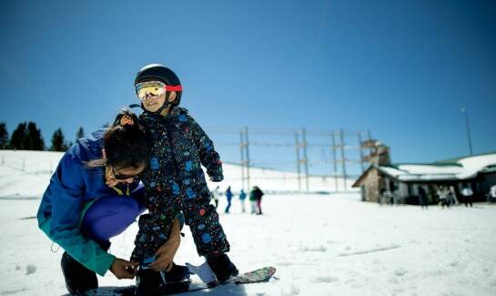 Jakie akcesoria są niezbędne do snowboardu?