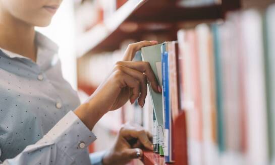 Jakie kategorie literackie oferują najwięcej okazji na tanie zakupy?