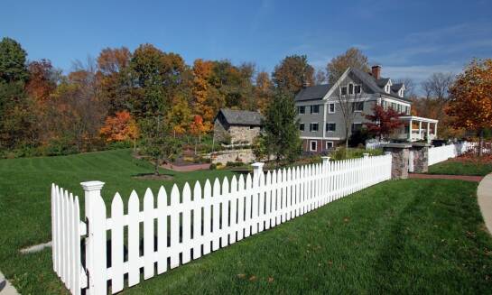 Ogrodzenia jako element architektury krajobrazu – inspiracje i pomysły