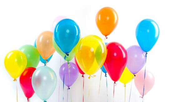 Dlaczego warto postawić na balony stacjonarne w marketingu?