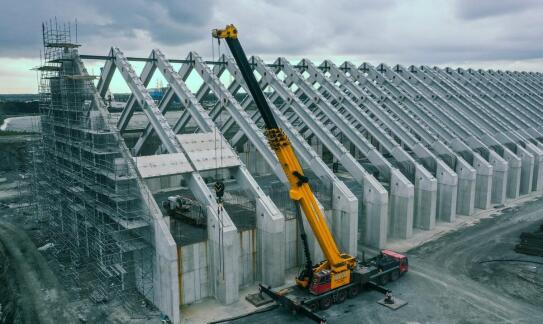 Wybór dźwigu a specyfika projektu – co warto wiedzieć w Nowej Soli?