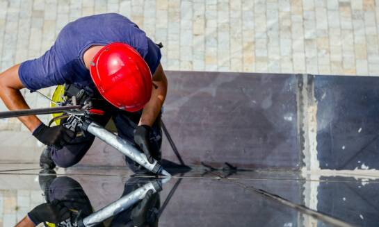 Hydroizolacja tarasów a ochrona przed erozją: jakie korzyści przynosi profesjonalne wykonanie?