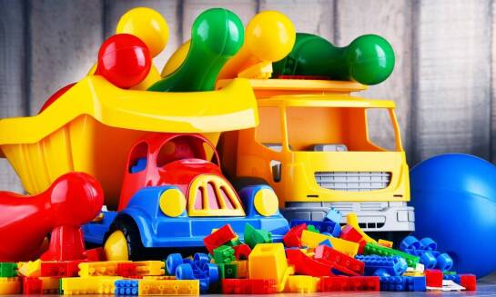 Jak dostosować kolorystykę ekspozytora na resoraki do wystroju pokoju dziecka?