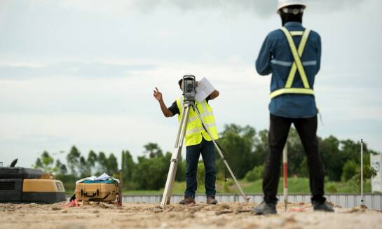 Dlaczego warto skorzystać z usług geodety Żnin przy podziale gruntów rolnych?