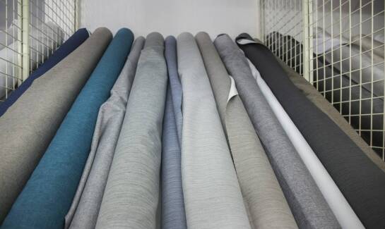 Tkaniny sukienkowe - modne wzory i kolory na każdą porę roku