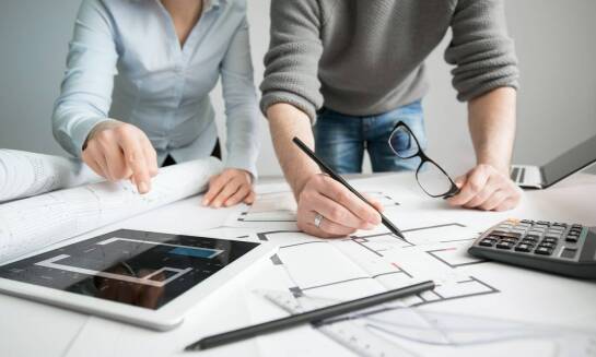 Stylizacja wnętrz: jak odmienić wygląd swojego domu czy biura?