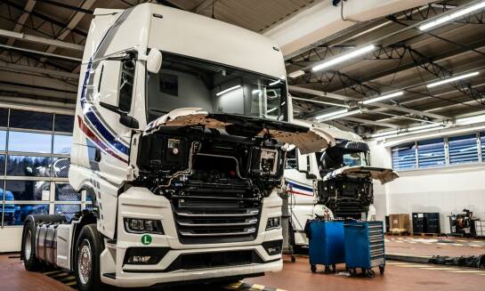 Czy warto inwestować w dodatkowe akcesoria do wnętrza ciężarówek? Porównanie kosztów i korzyści