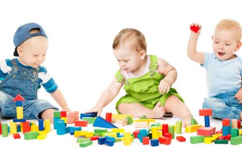 Puzzle jako metoda na naukę współpracy i dzielenia się z innymi dziećmi