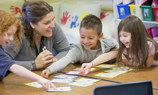 Jakie korzyści płyną z małych grup w przedszkolu prywatnym?