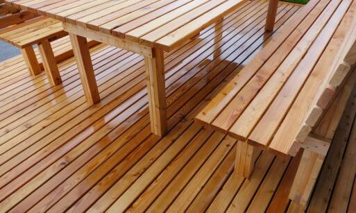 Jakie klasy desek tarasowych wybrać do swojego projektu budowlanego?