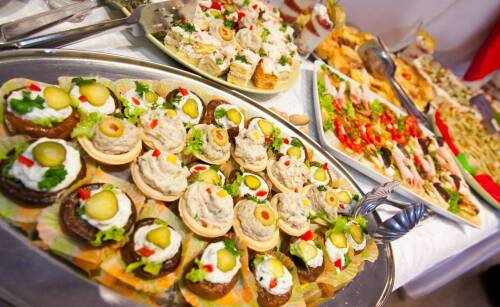 Dlaczego warto zamówić wyroby garmażeryjne w cateringu Sochaczew?