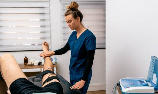 Rehabilitacja po zabiegach chirurgicznych: indywidualne programy terapeutyczne