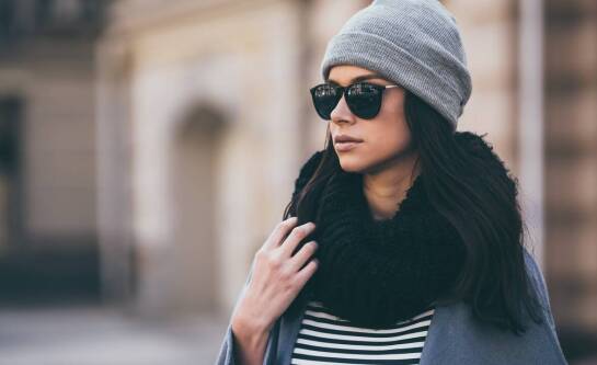 Jakie obuwie najlepiej komponuje się z chabrowym płaszczem zimowym?