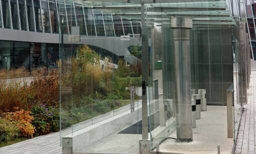 Mała architektura a bezpieczeństwo – jak odpowiednie konstrukcje mogą chronić mieszkańców?