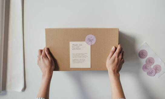 Personalizacja opakowań kartonowych – klucz do przyciągnięcia klientów