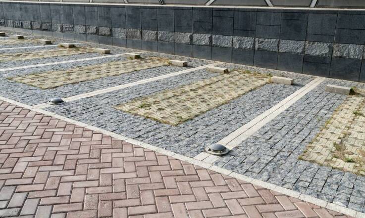 Kostka behaton czerwona – idealny wybór do aranżacji przestrzeni zewnętrznych