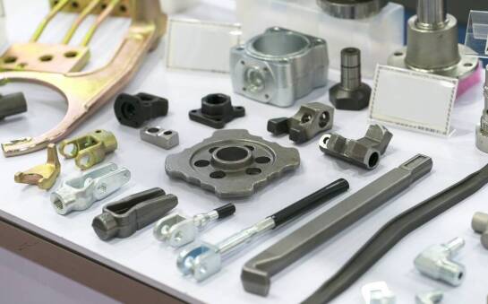 Części zamienne do wózków widłowych - jak znaleźć najlepsze oferty online?