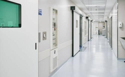 Jak odbojnice ścienne szpitalne minimalizują ryzyko uszkodzeń w obiektach medycznych?