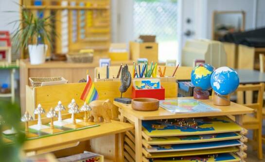 Współpraca z rodzicami: jak angażujemy ich w życie przedszkola anglojęzycznego Montessori?