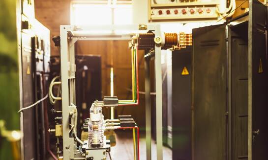 Wpływ parametrów hartowania indukcyjnego na jakość obróbki metalu