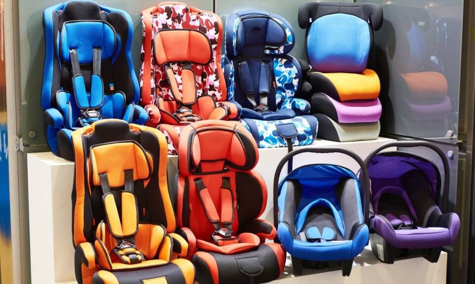 Czy można ubrać dziecko do fotelika w kombinezon?