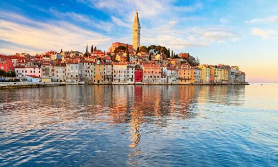 Jakie kolory dominują w magnesach na lodówkę inspirowanych miastami Europy?