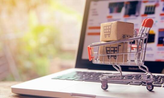 Jakie trendy dominują w sprzedaży wysyłkowej w 2023 roku?