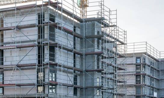 Prefabrykowane elementy betonowe w budownictwie - dlaczego warto je wybrać?