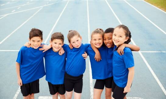 Obozy letnie jako sposób na poznawanie nowych przyjaciół