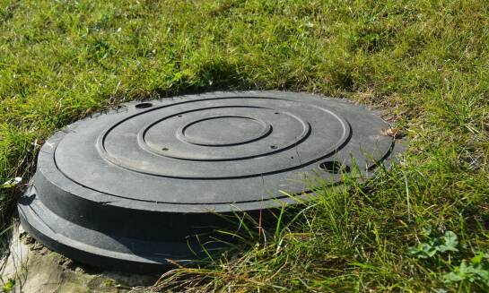 Oczyszczalnia przydomowa – jak wybrać odpowiednie rozwiązanie dla swojego domu?