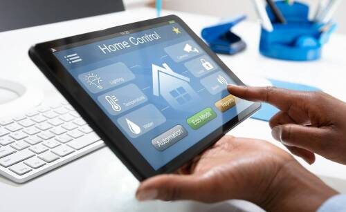 Jak zdalne sterowanie wpływa na komfort życia z urządzeniami smart home?