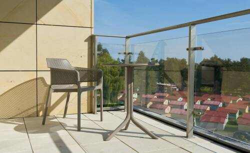 Dlaczego stal nierdzewna jest idealnym materiałem na szafy metalowe?