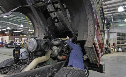 Jak przebiega proces diagnostyki układów jezdnych w Ford Trucks?