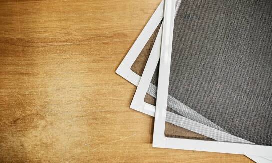 Perforacja i otwory – kiedy warto je zastosować w druku ulotek?