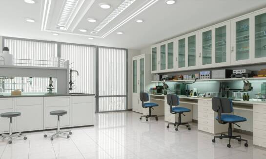 Poradnik: Jak wybrać odpowiednią komorę laminarną do pracy z cytostatykami?