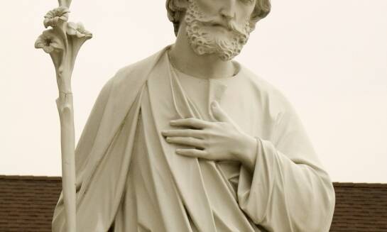 Jakie biografie postaci historycznych odnoszą się do idei &#34;christus vincit&#34;?